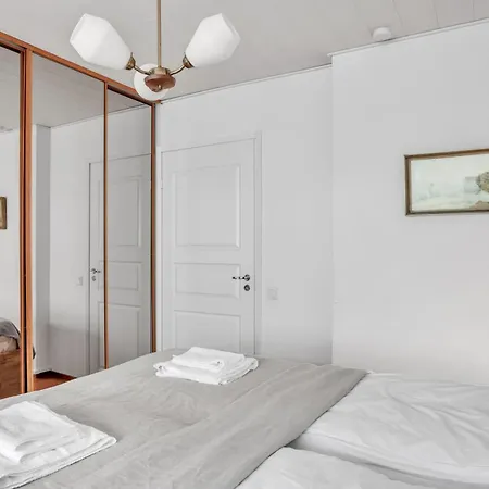 Design District W Free Parking Garage, Balcony, Netflix, 200m Tram&bus Appartement