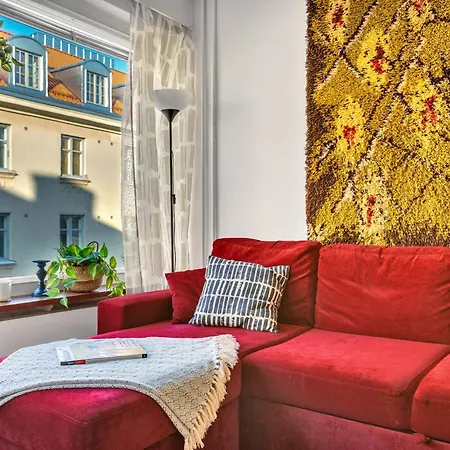 Huoneisto Sunny Views W Balcony, Netflix, 200m Tram&bus, Design District