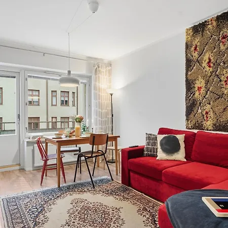 Huoneisto Sunny Views W Balcony, Netflix, 200m Tram&bus, Design District Helsinki