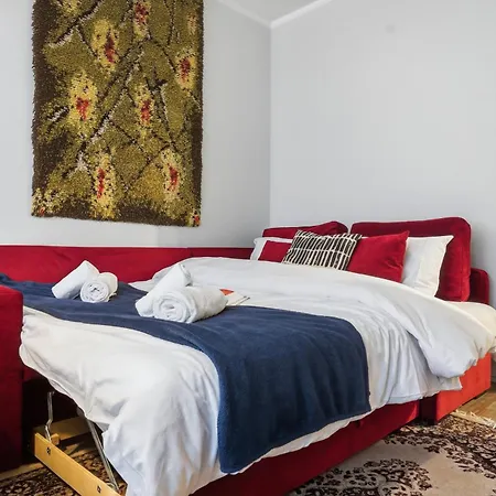 Sunny Views W Balcony, Netflix, 200m Tram&bus, Design District * Helsinki