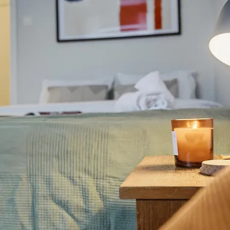 Sunny Views W Balcony, Netflix, 200m Tram&bus, Design District *