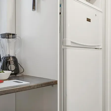 Huoneisto Sunny Views W Balcony, Netflix, 200m Tram&bus, Design District Helsinki