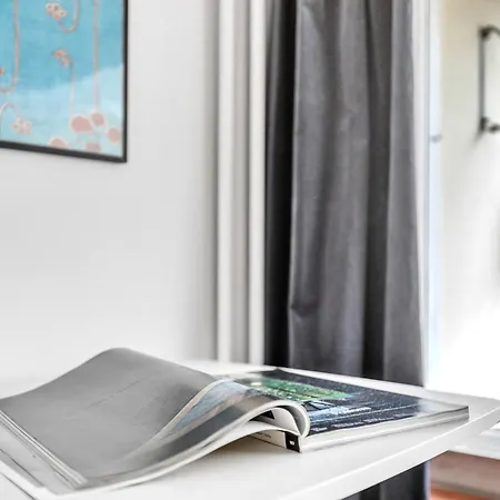 Sunny Views W Balcony, Netflix, 200m Tram&bus, Design District شقة *