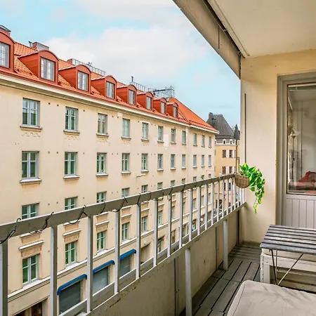 Sunny Views W Balcony, Netflix, 200m Tram&bus, Design District *