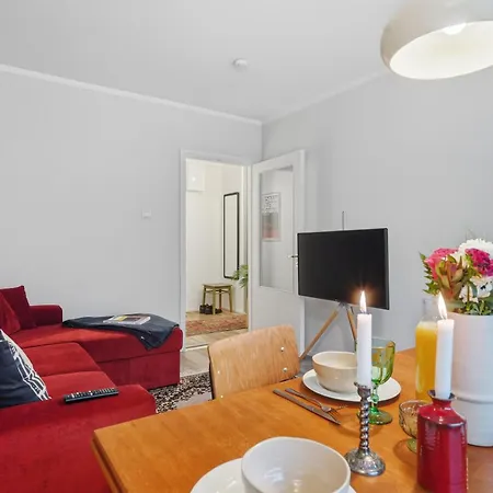 Sunny Views W Balcony, Netflix, 200m Tram&bus, Design District شقة *