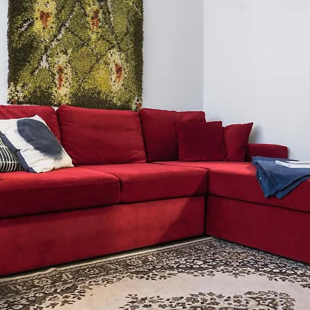 شقة Sunny Views W Balcony, Netflix, 200m Tram&bus, Design District