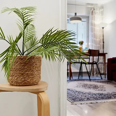 Sunny Views W Balcony, Netflix, 200m Tram&bus, Design District شقة