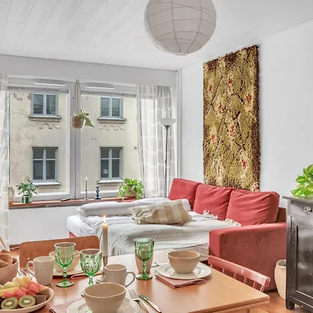 Daire Design District W Free Parking Garage, Balcony, Netflix, 200m Tram&bus *