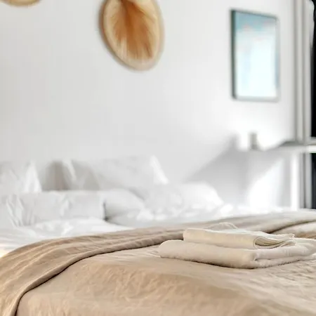 Daire Design District W Free Parking Garage, Balcony, Netflix, 200m Tram&bus *