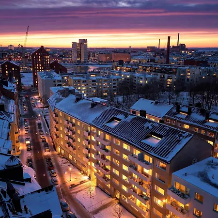 Sunny Views W Balcony, Netflix, 200m Tram&bus, Design District *