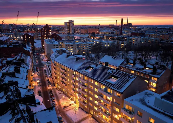 Sunny Views W Balcony, Netflix, 200m Tram&bus, Design District *
