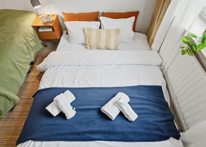 Sunny Views W Balcony, Netflix, 200m Tram&bus, Design District Apartmán